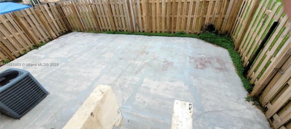 4 Schlafzimmer Gewerbliche Immobilien in Miami, USA, Nr. 614634 8