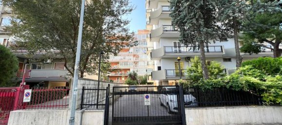 2 Schlafzimmer Wohnung in Bari, Italy, Nr. 112570 3