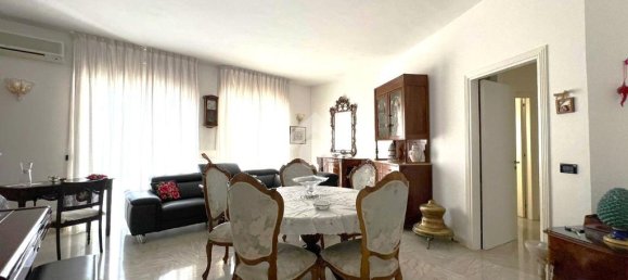 2 Schlafzimmer Wohnung in Bari, Italy, Nr. 112570 7