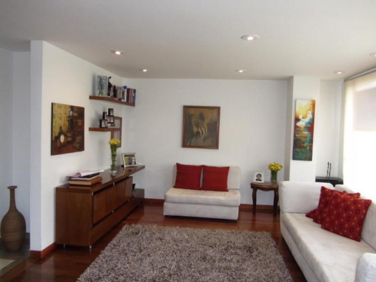 Casa de 3 dormitorios en Bogotá, Colombia No. 13649