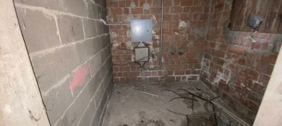 1250m² Warehouse in Piacenza, Italy No. 65410 9