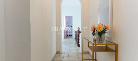 4 bedrooms House in Attard, Malta No. 10192 3