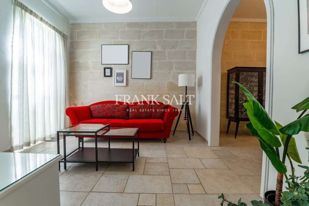 4 bedrooms House in Attard, Malta No. 10192