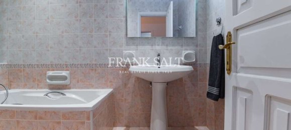 4 bedrooms House in Attard, Malta No. 10192 8