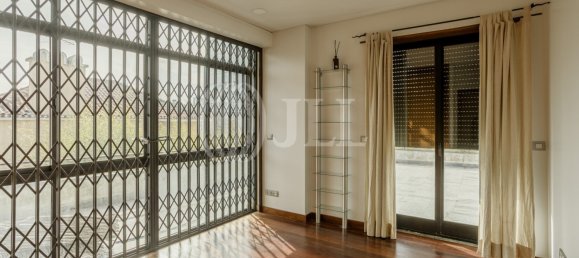 8 bedrooms Villa in Lisbon, Portugal No. 98428 19