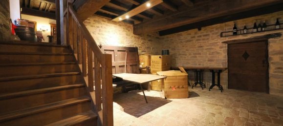 8 Schlafzimmer Haus in Tournus, France, Nr. 201738 41