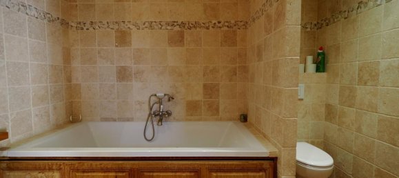 8 Schlafzimmer Haus in Tournus, France, Nr. 201738 33