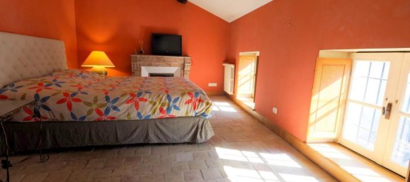 8 Schlafzimmer Haus in Tournus, France, Nr. 201738 13