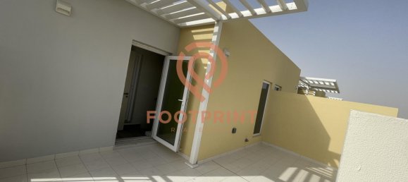 Вилла с 3 спальнями в Дубай, ОАЭ № 24592 3