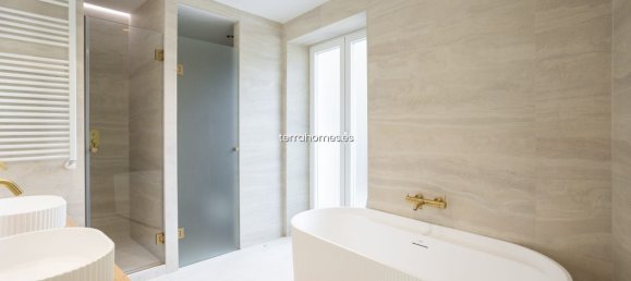 3 bedrooms Apartment in Madrid, Spain No. 124816 14