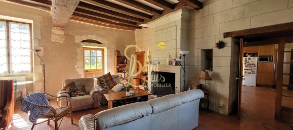 5 bedrooms House in Richelieu, France No. 75897 3