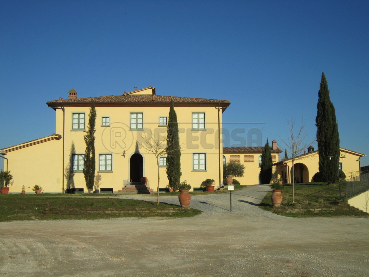 1850m² Hotel in Cerreto Guidi, Italy No. 327036