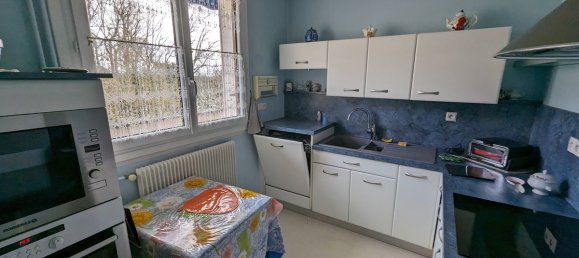 2 bedrooms Apartment in Saint-Cyr-sur-Loire, France No. 68175 5