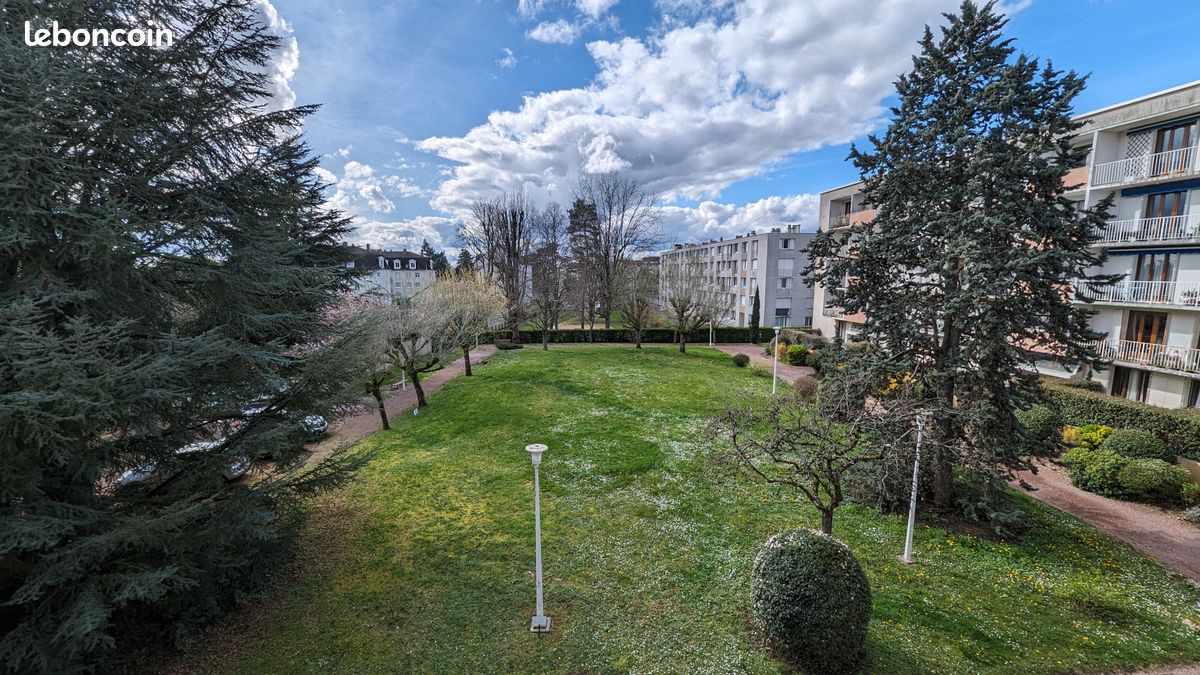 2 bedrooms Apartment in Saint-Cyr-sur-Loire, France No. 68175