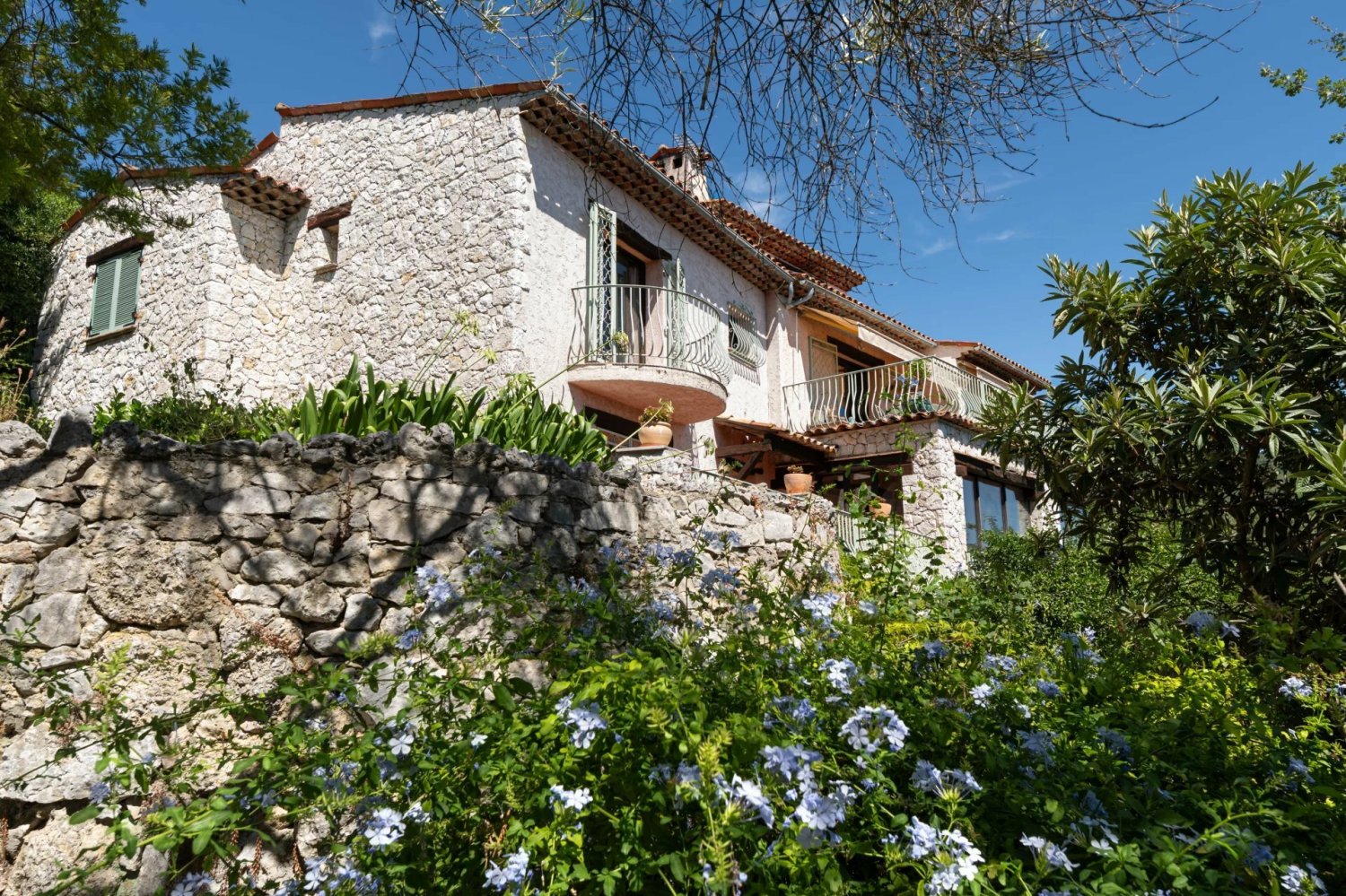 5 bedrooms Villa in Alpes-Maritimes, France No. 322601