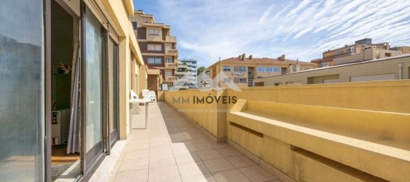 3 bedrooms Penthouse in Porto, Portugal No. 137698 2