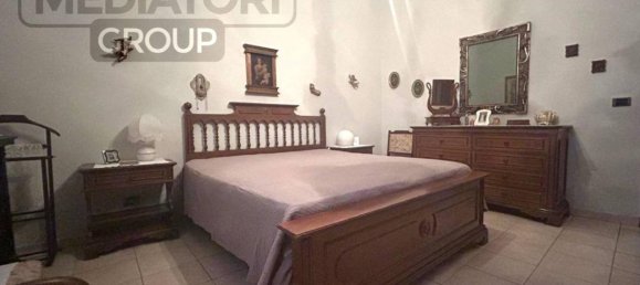 6 rooms Apartment in Florence, Italy No. 28844 8