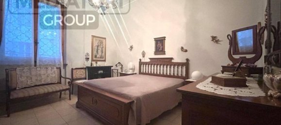 6 rooms Apartment in Florence, Italy No. 28844 10