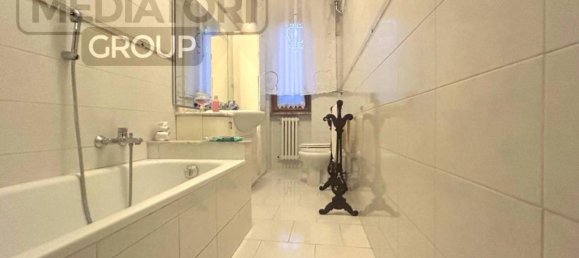 6 rooms Apartment in Florence, Italy No. 28844 12
