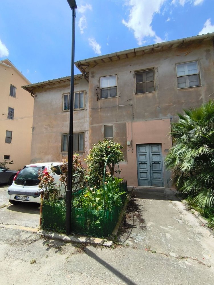 4 bedrooms Apartment in Cagliari, Italy No. 355051