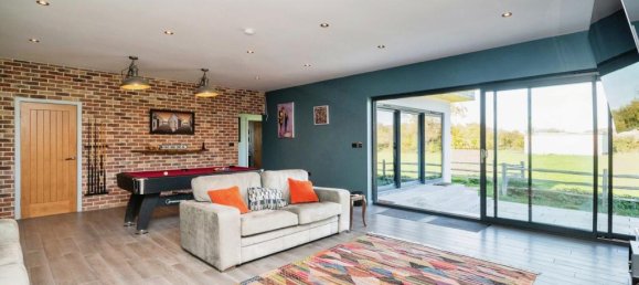 4 bedrooms House in Maidstone, United Kingdom No. 10391 16