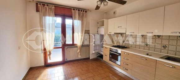 7 rooms House in Pordenone, Italy No. 15651 3