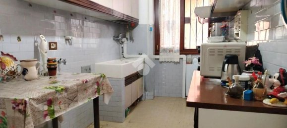 3 rooms Apartment in Rome, Italy No. 52351 12