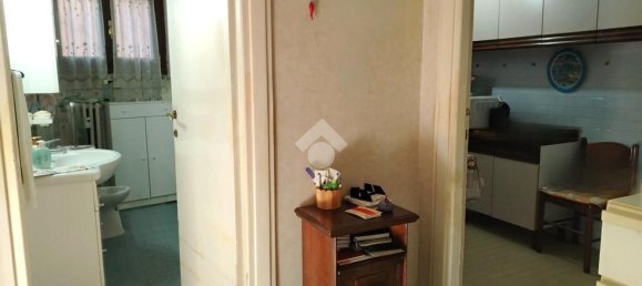 3 rooms Apartment in Rome, Italy No. 52351 8