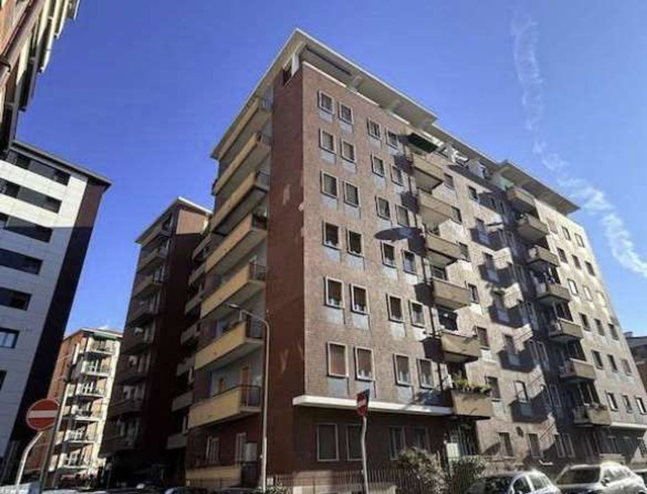 3 rooms Apartment in Melegnano, Italy No. 7985