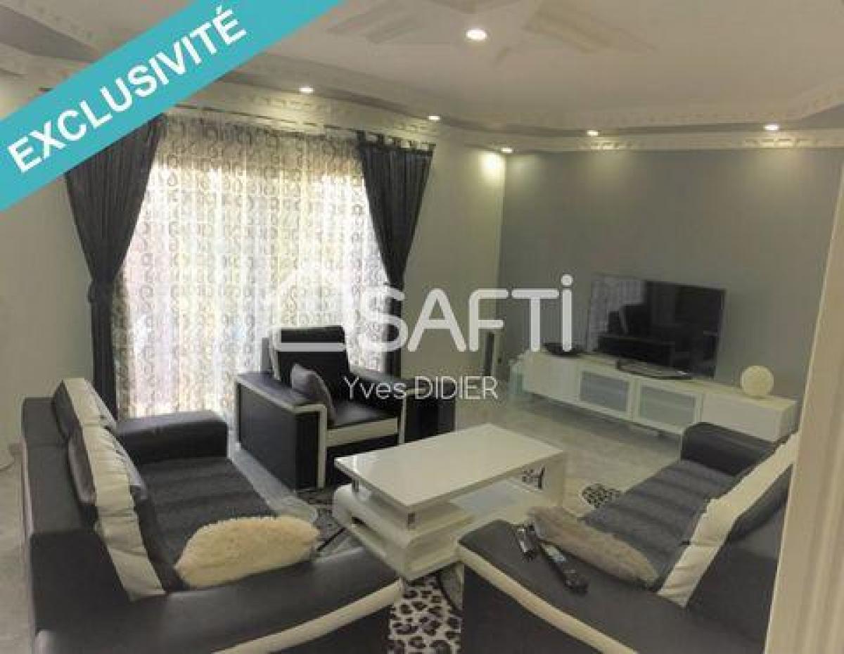 5 bedrooms House in Morhange, France No. 10044