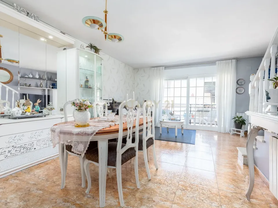 5 bedrooms Villa in La Llagosta, Spain No. 277566