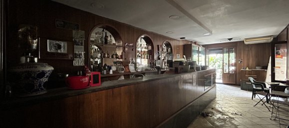 2 rooms Commercial property in Naples, Italy No. 271811 11