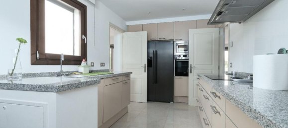 Adosado de 4 dormitorios en Benahavís, Spain No. 105960 9