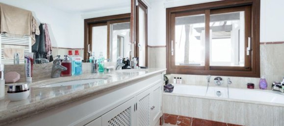 Adosado de 4 dormitorios en Benahavís, Spain No. 105960 10