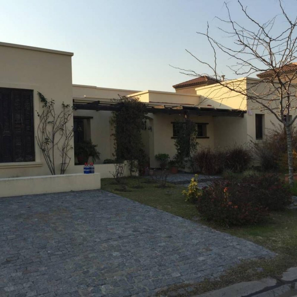 2 bedrooms House in Tigre, Argentina No. 8484