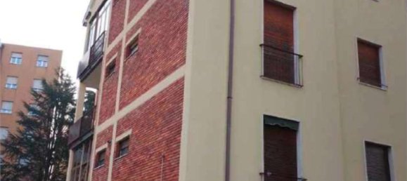 5 rooms Apartment in Monza, Italy No. 3767 10