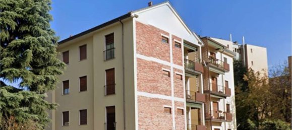 5 rooms Apartment in Monza, Italy No. 3767 3