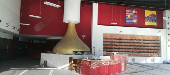 550m² Commercial property in Ancona, Italy No. 91087 4