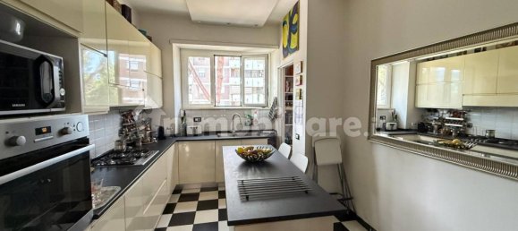 3 bedrooms Apartment in Rome, Italy No. 272636 10