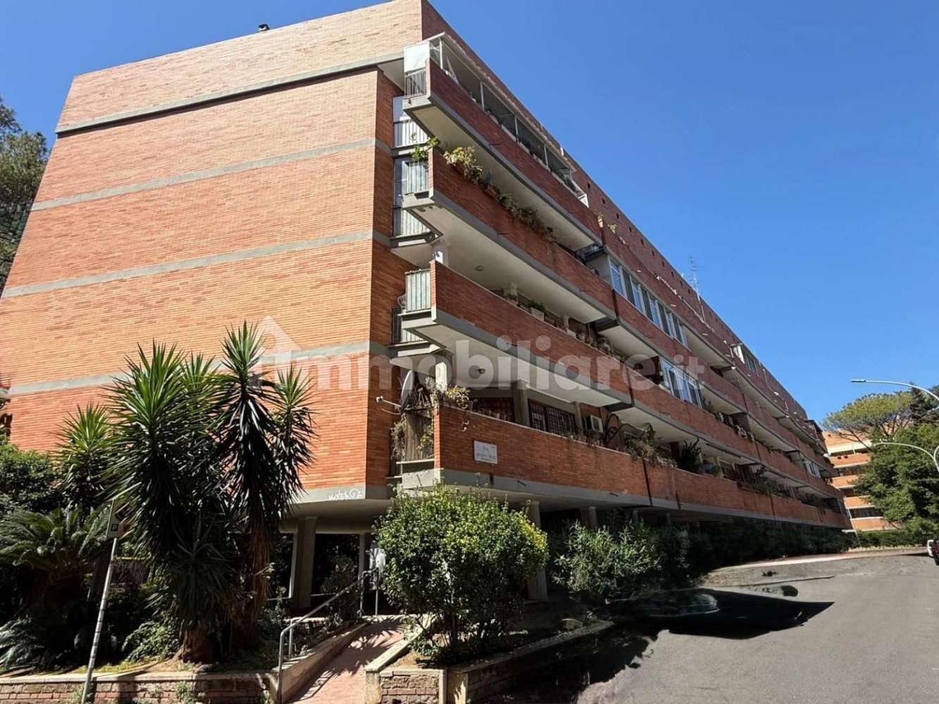 3 bedrooms Apartment in Rome, Italy No. 272636