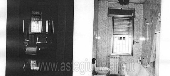 6 rooms Apartment in Naples, Italy No. 12343 9