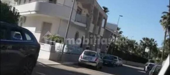 Квартира с 4 спальнями в Тури, Италия № 162579 2