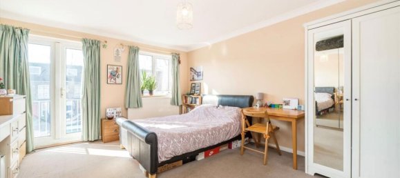 4 bedrooms House in Ealing, United Kingdom No. 5759 11