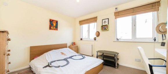 4 bedrooms House in Ealing, United Kingdom No. 5759 6