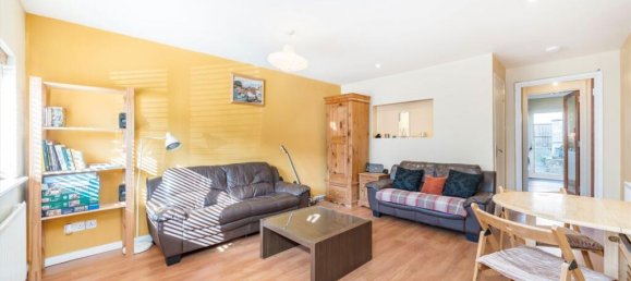 4 bedrooms House in Ealing, United Kingdom No. 5759 2