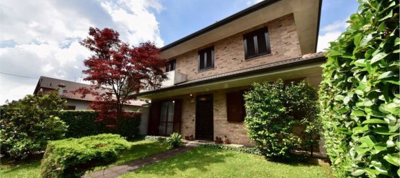 4 bedrooms Villa in Barlassina, Italy No. 364638 3