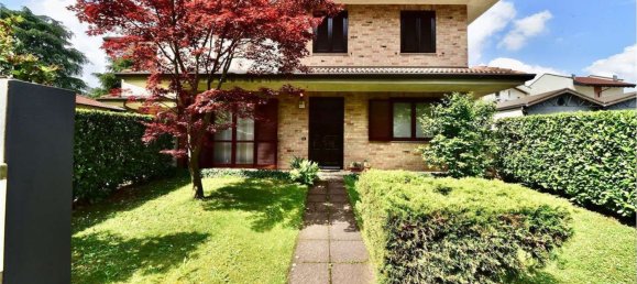 4 bedrooms Villa in Barlassina, Italy No. 364638 2