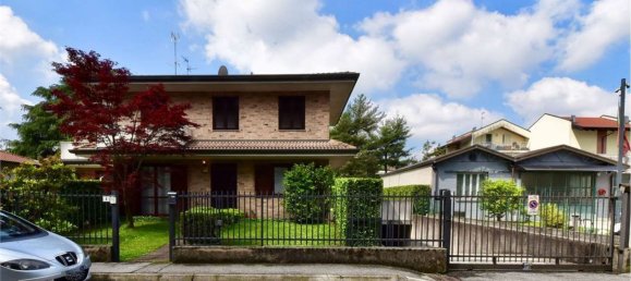 4 bedrooms Villa in Barlassina, Italy No. 364638 30
