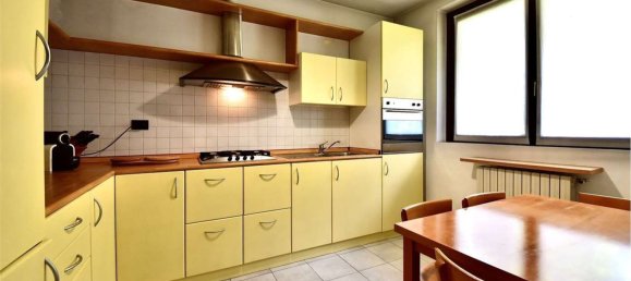 4 bedrooms Villa in Barlassina, Italy No. 364638 6