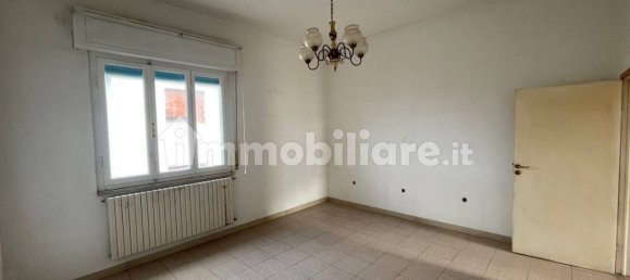 2 bedrooms Apartment in Cecina, Italy No. 252360 3
